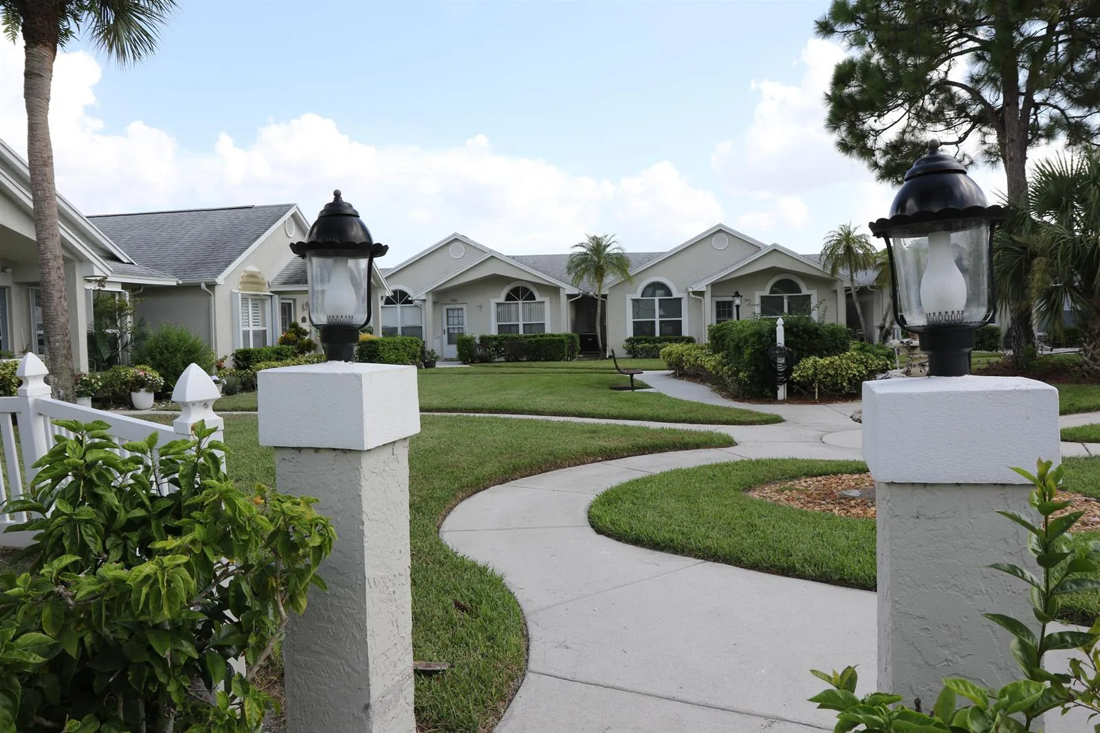 1160 NW Lombardy Drive, Port St. Lucie, FL 34986 — zdjęcie 2