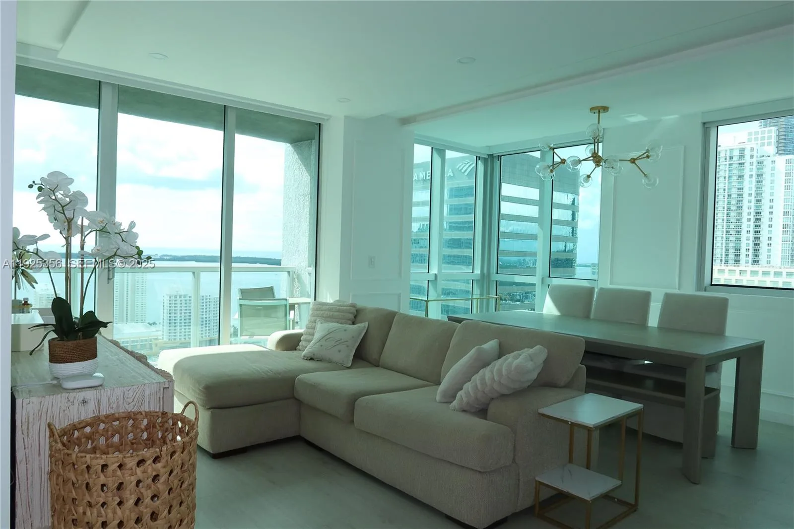 500 Brickell Ave # 3902, Miami, FL 33131 photo 2