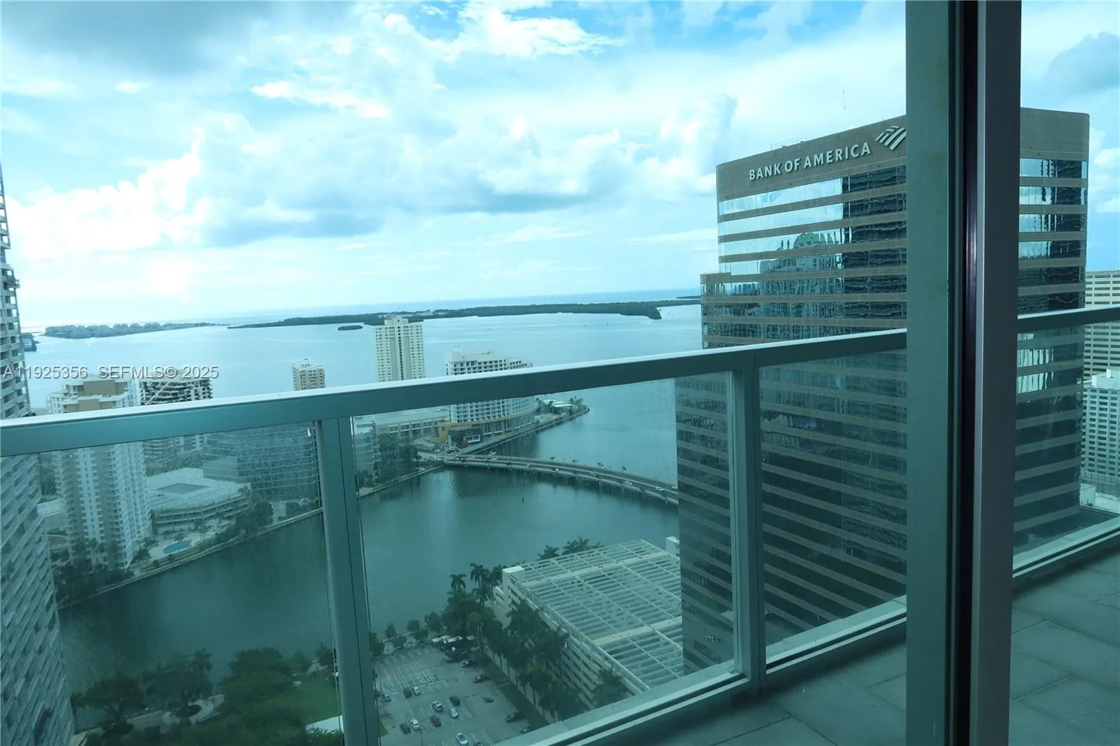 500 Brickell Ave # 3902, Miami, FL 33131 photo 4
