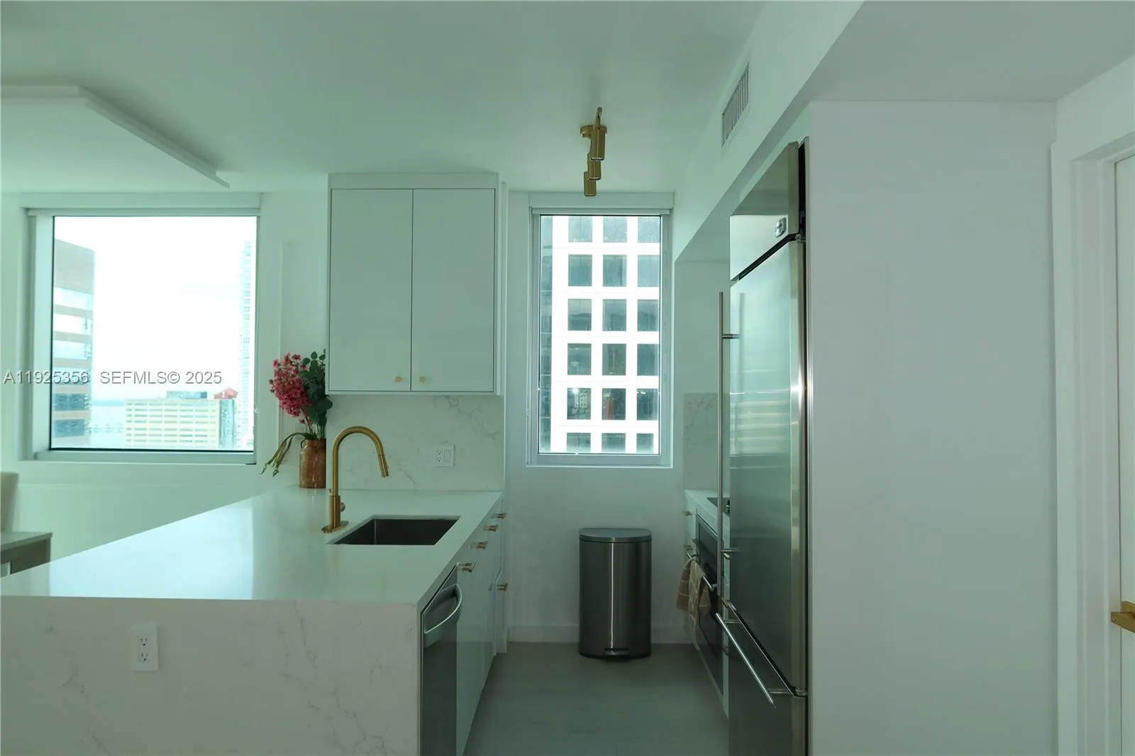 500 Brickell Ave # 3902, Miami, FL 33131 photo 7