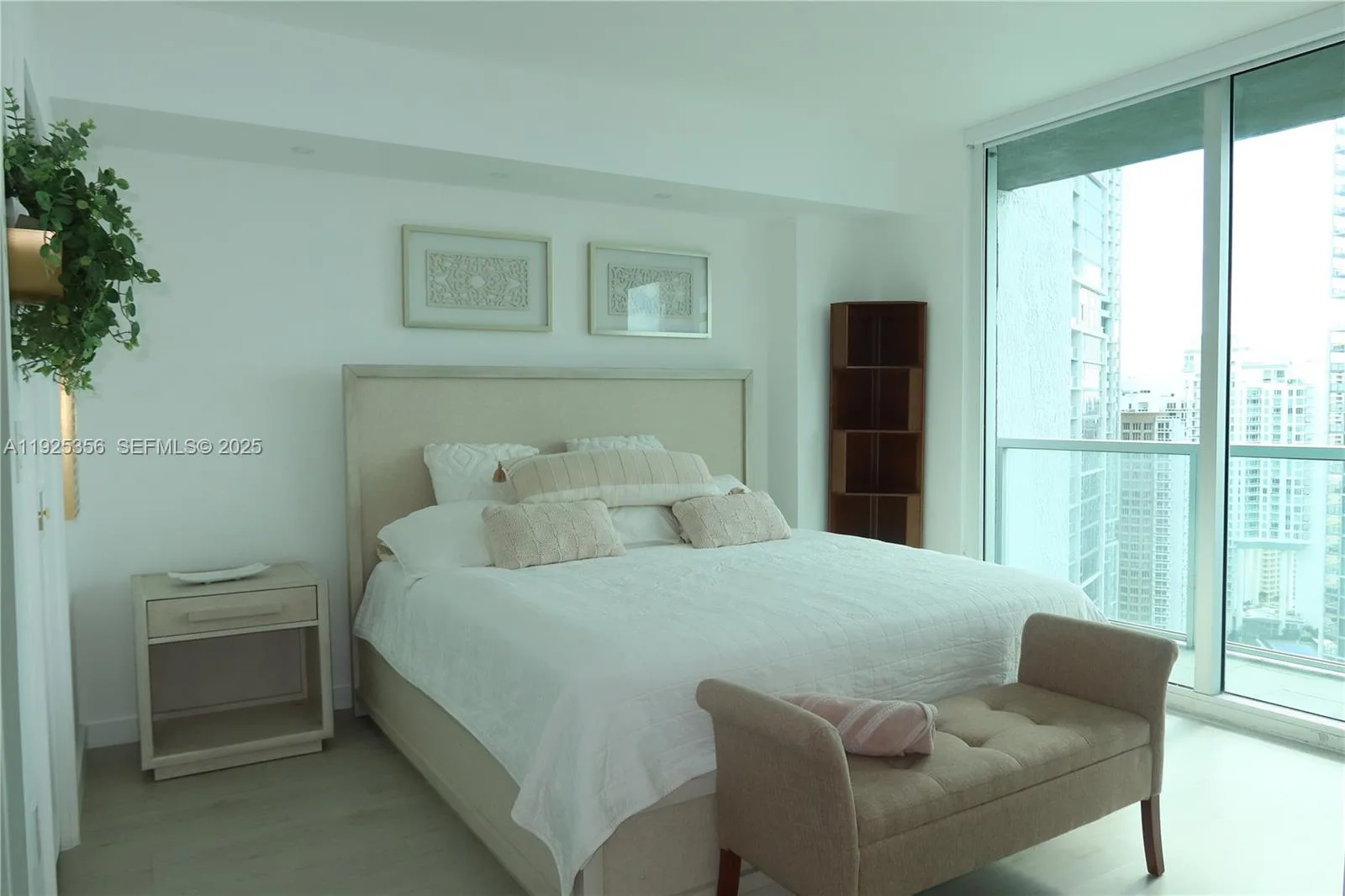 500 Brickell Ave # 3902, Miami, FL 33131 photo 8