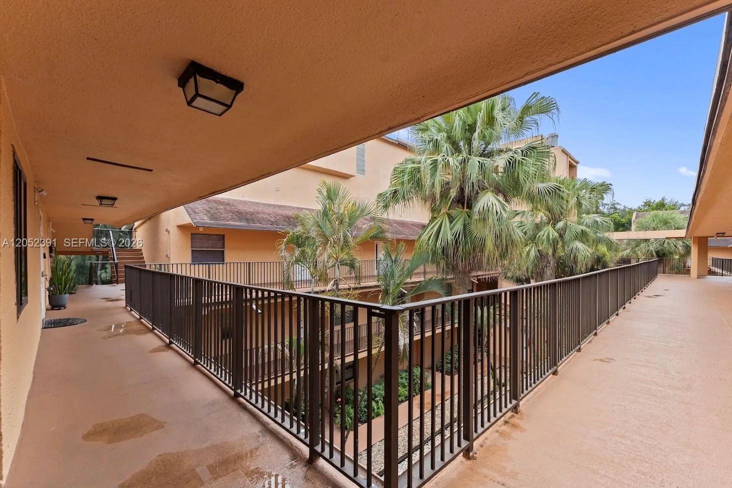 430 Commodore Dr # 310, Plantation, FL 33325 photo 3