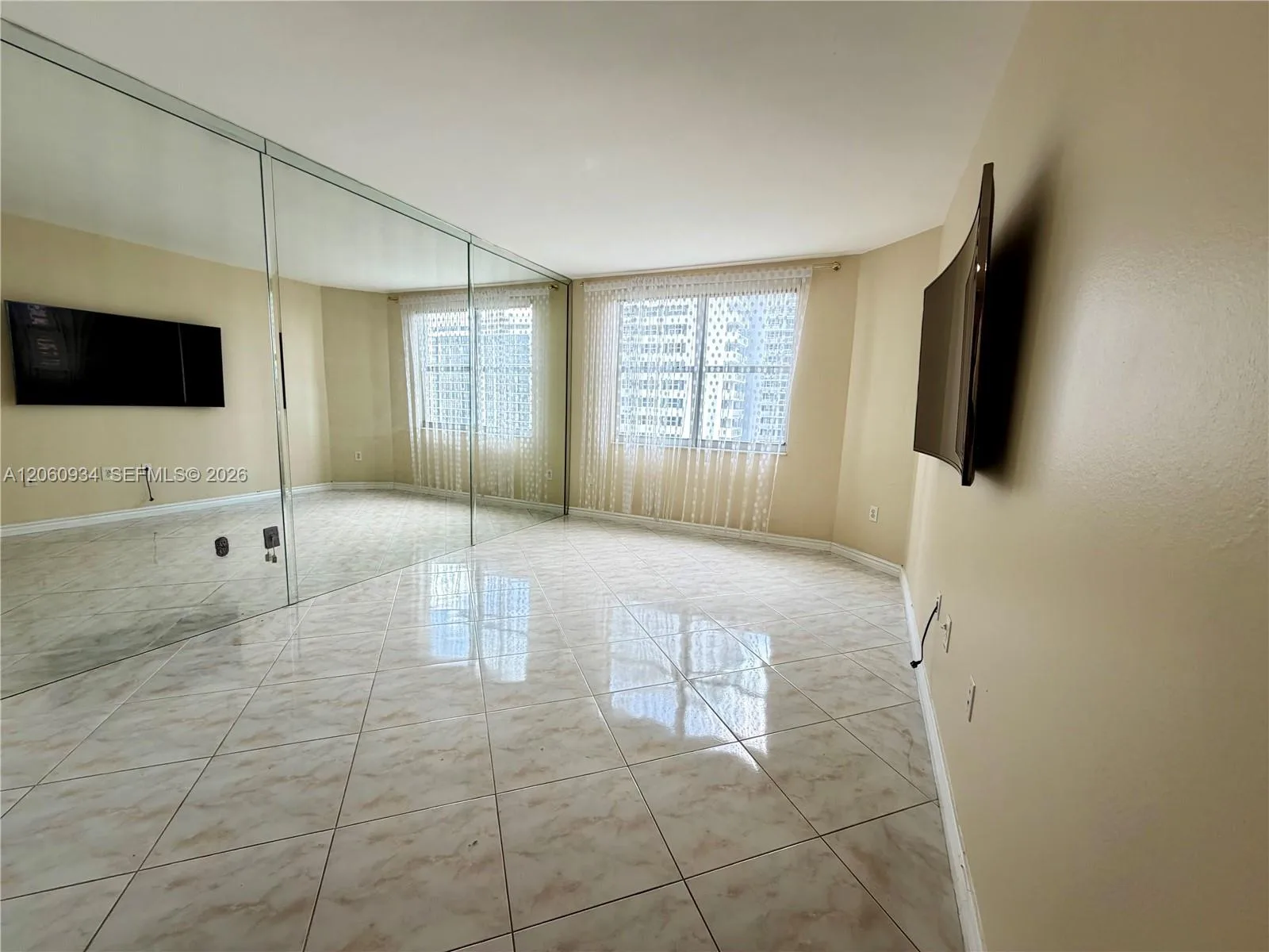 1980 S Ocean Dr # 6N, Hallandale Beach, FL 33009 photo 9