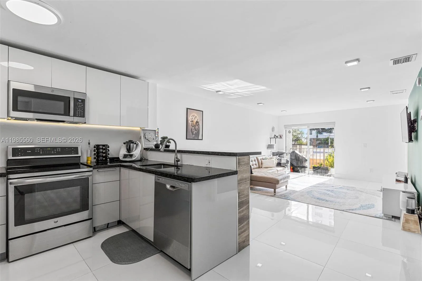 6545 Indian Creek Dr # 306, Miami Beach, FL 33141 photo 2