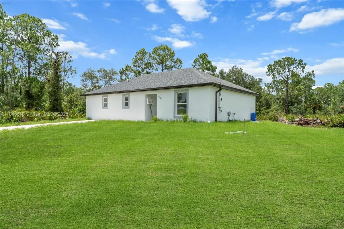 3707 E 20 th ST, Lehigh Acres, FL 33920 photo 2