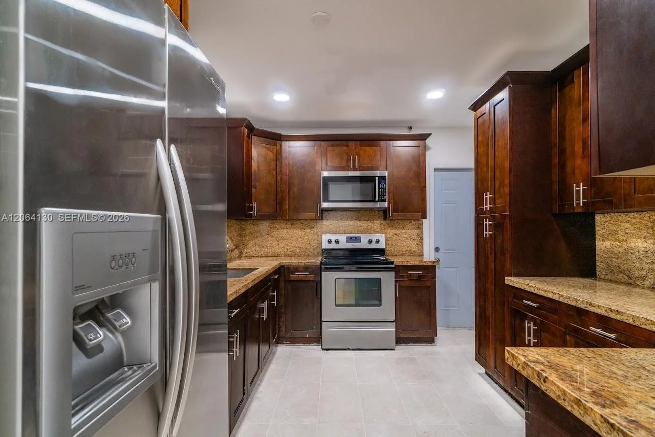 320 NE 160th St, Miami, FL 33162 photo 7