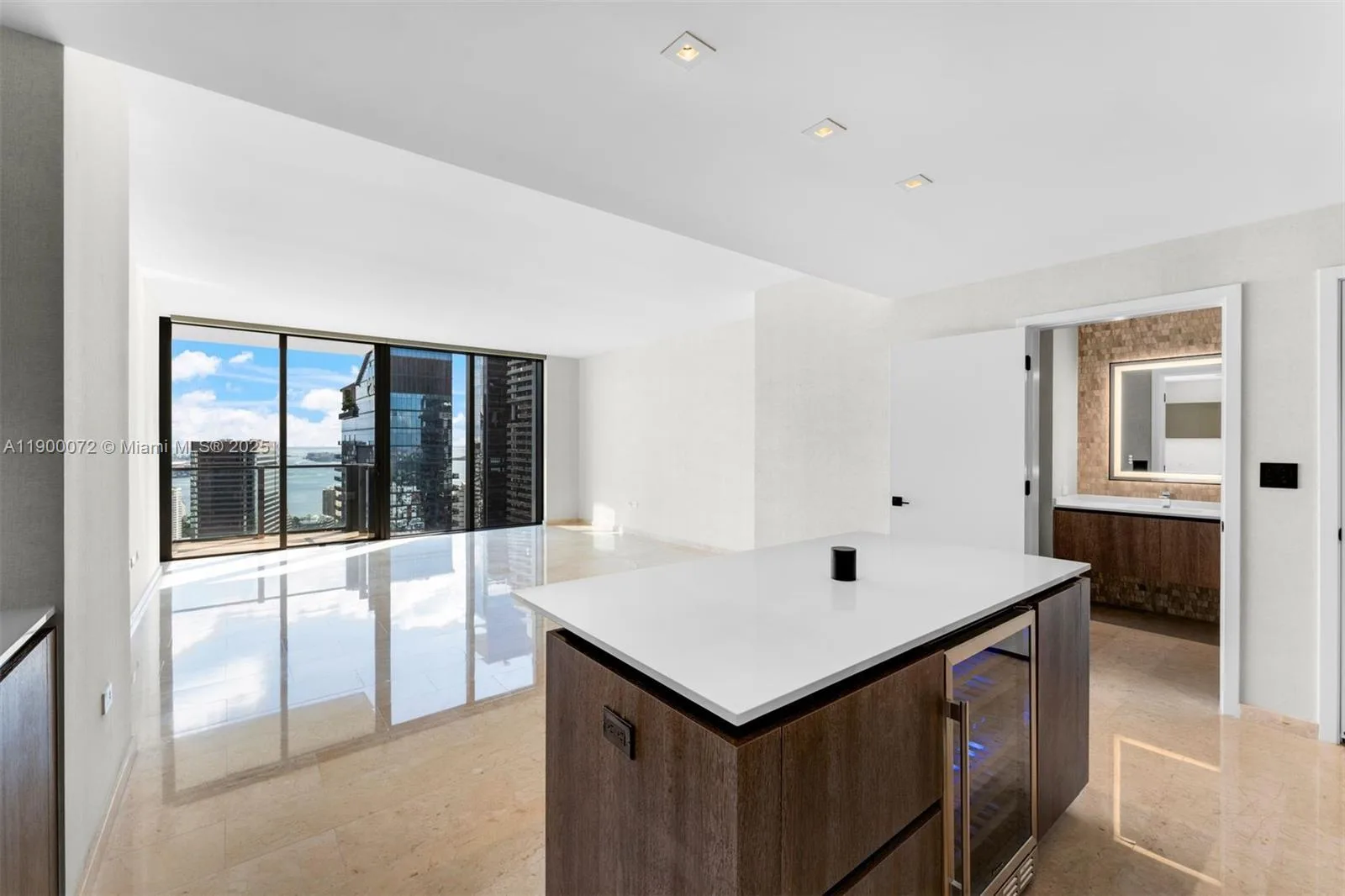 88 SW 7th St # 3907, Miami, FL 33130 photo 2