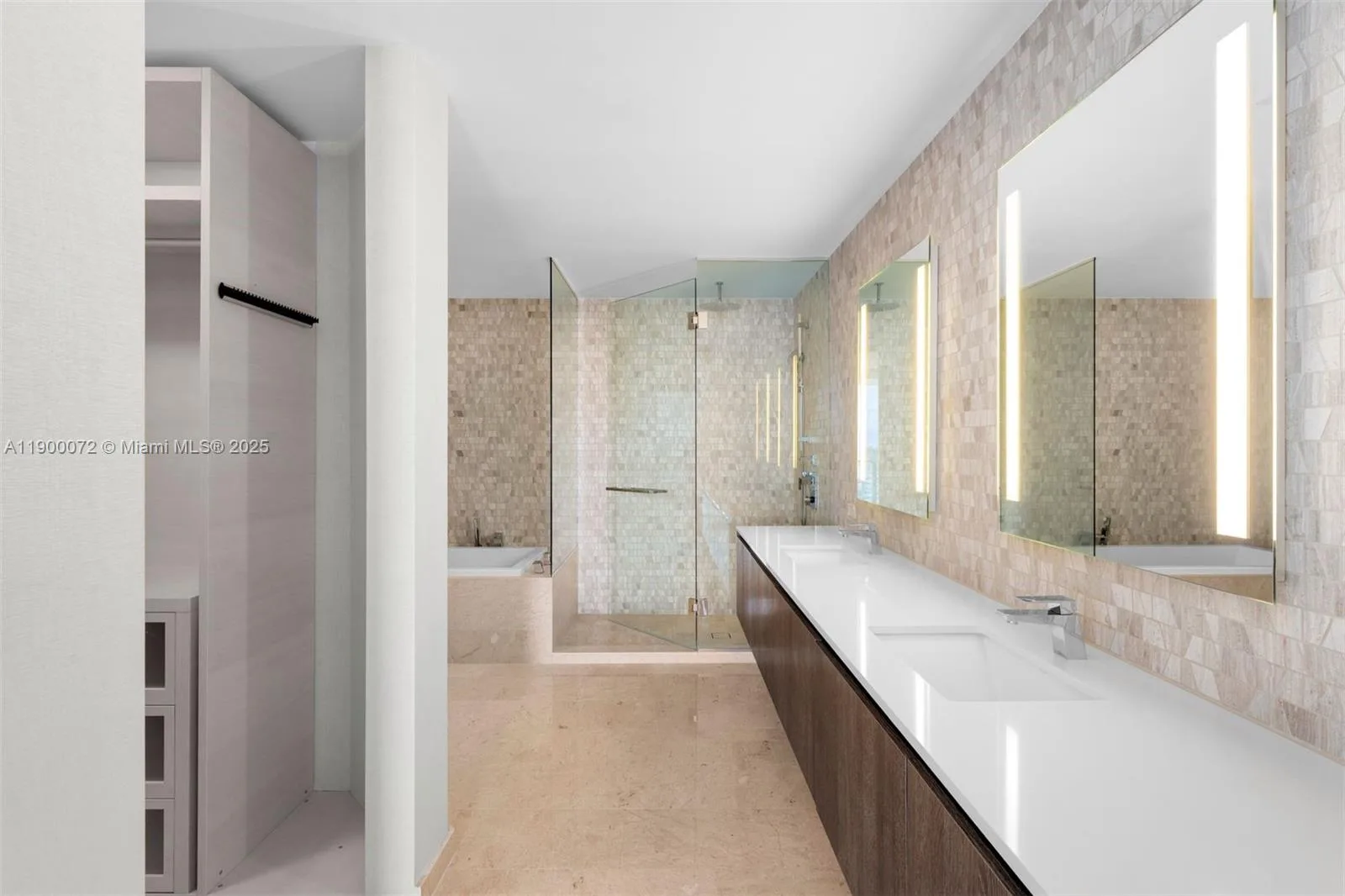 88 SW 7th St # 3907, Miami, FL 33130 photo 5