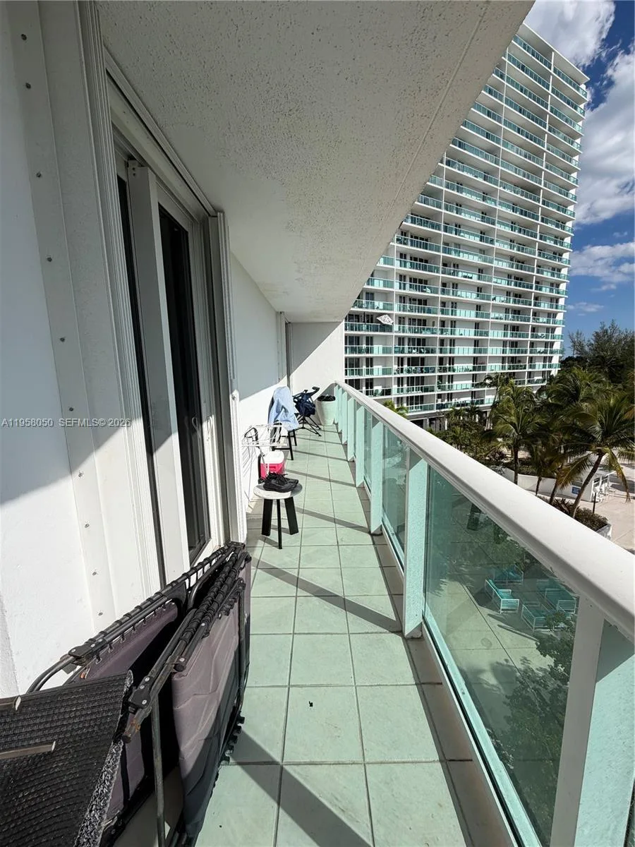 100 Bayview Dr # 425, Sunny Isles Beach, FL 33160 photo 2