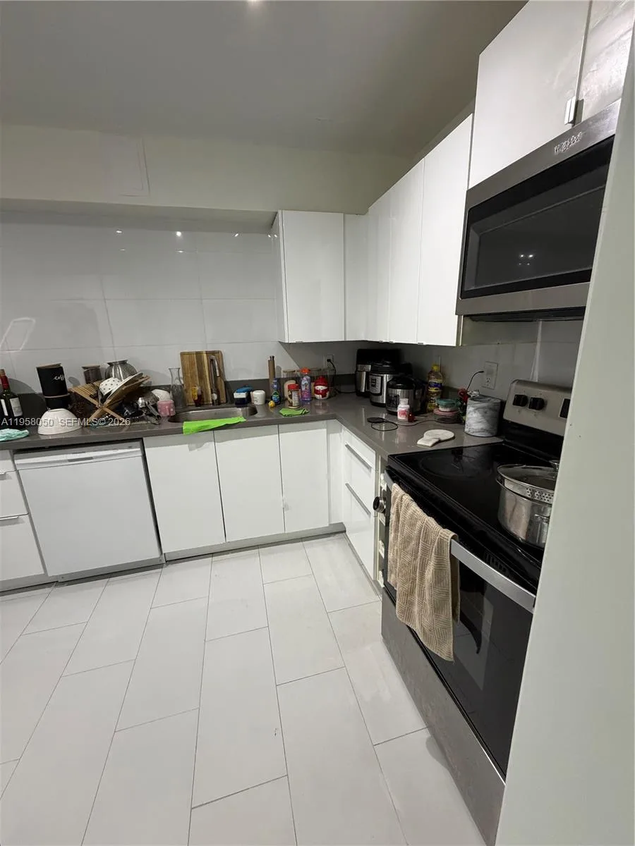 100 Bayview Dr # 425, Sunny Isles Beach, FL 33160 photo 6