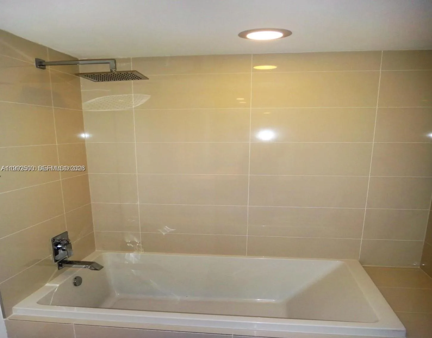 55 SW 9th St # 3709, Miami, FL 33130 photo 3