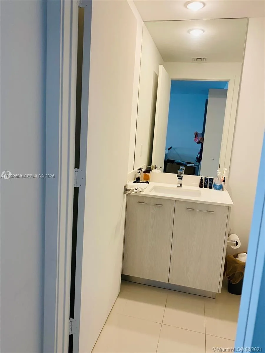 55 SW 9th St # 3709, Miami, FL 33130 photo 5