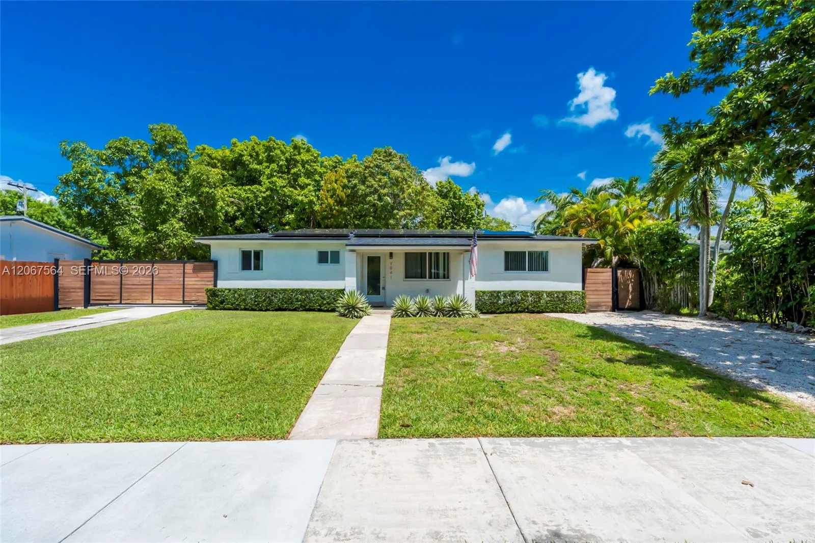 9841 Dominican Dr, Cutler Bay, FL 33189