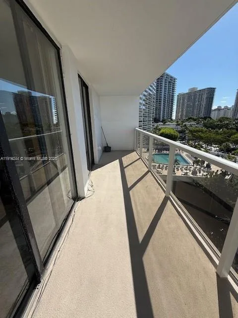 3701 N Country Club Dr # 706, Aventura, FL 33180 photo 4