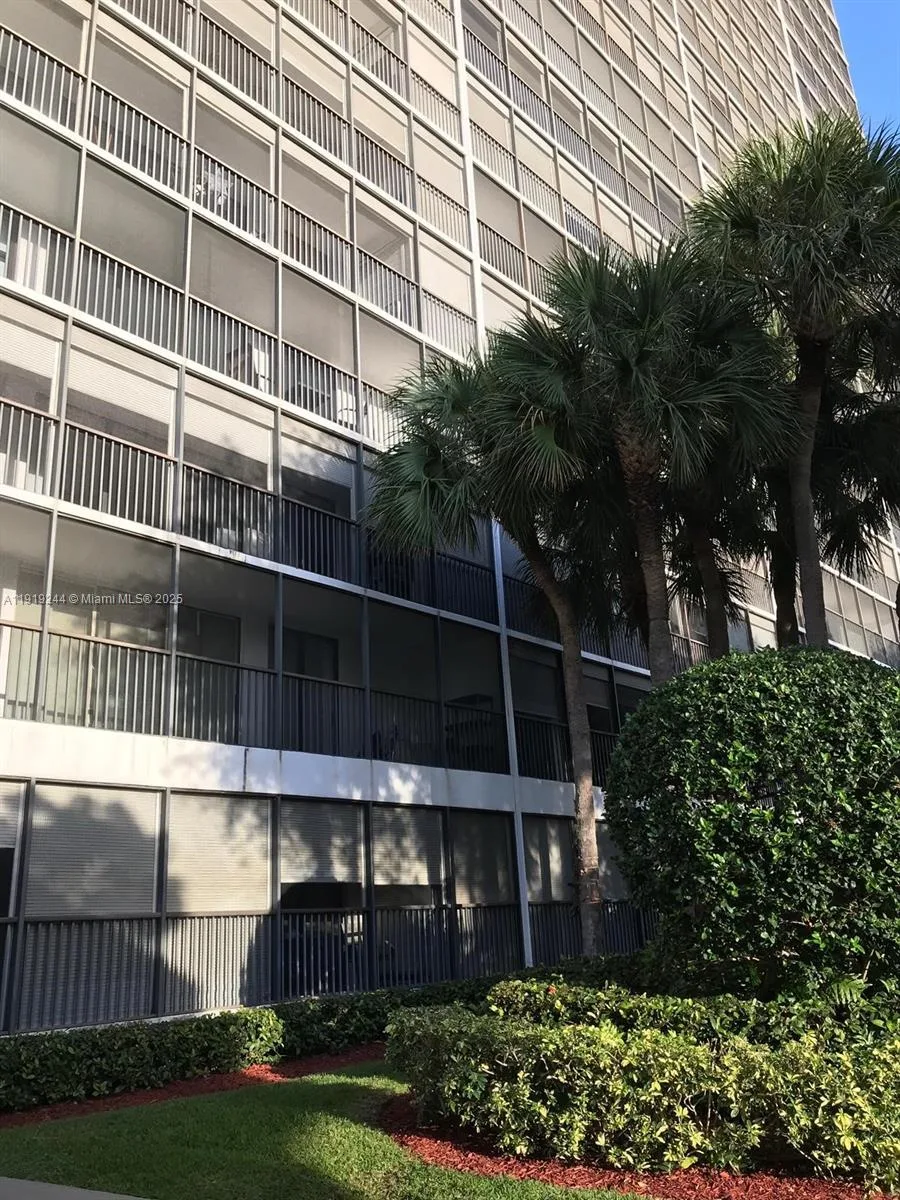 3701 N Country Club Dr # 706, Aventura, FL 33180 photo 5