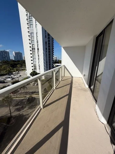 3701 N Country Club Dr # 706, Aventura, FL 33180 photo 6