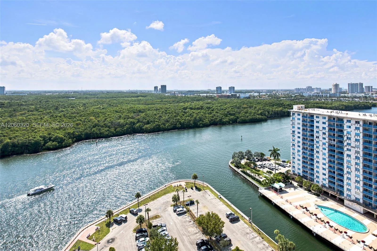 500 Bayview Dr # 2121, Sunny Isles Beach, FL 33160 photo 2