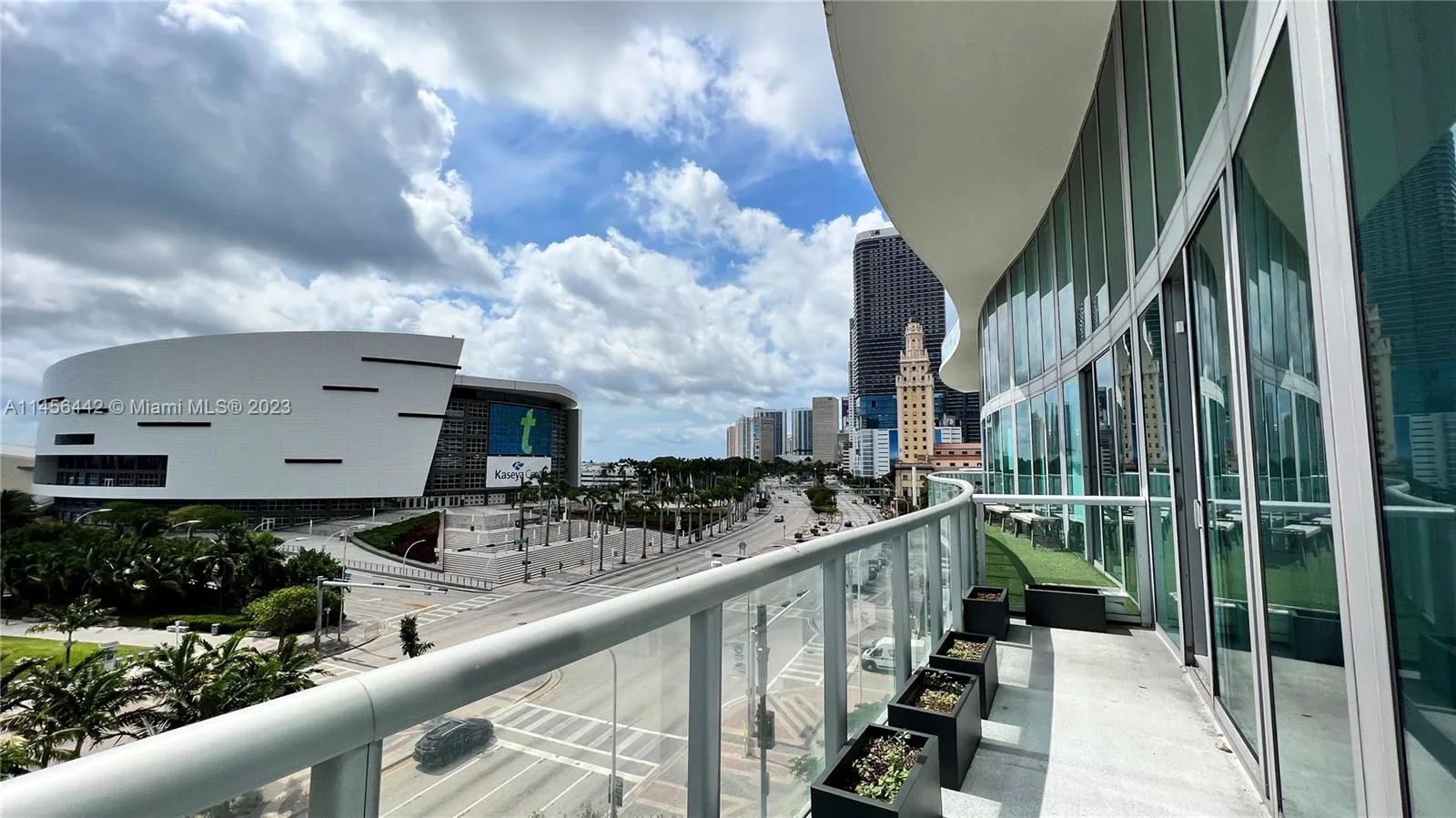 888 Biscayne  Blvd, Miami, FL 33132 photo 2