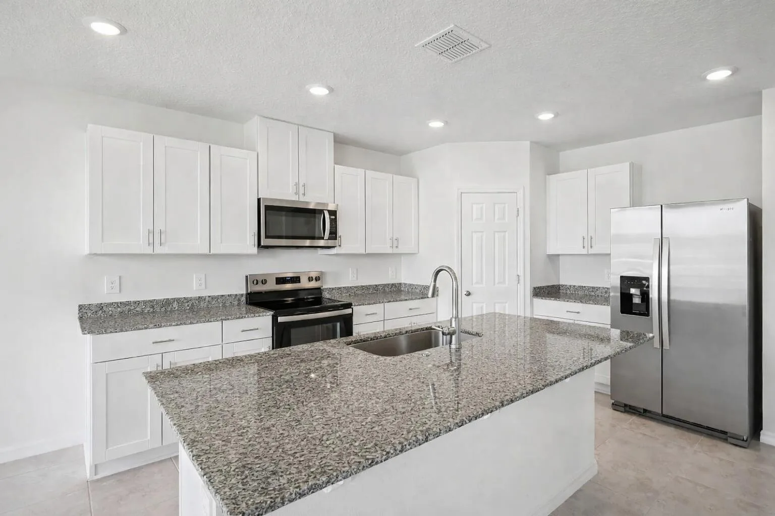 3824 GIORGIO Drive, Winter Haven, FL 33884