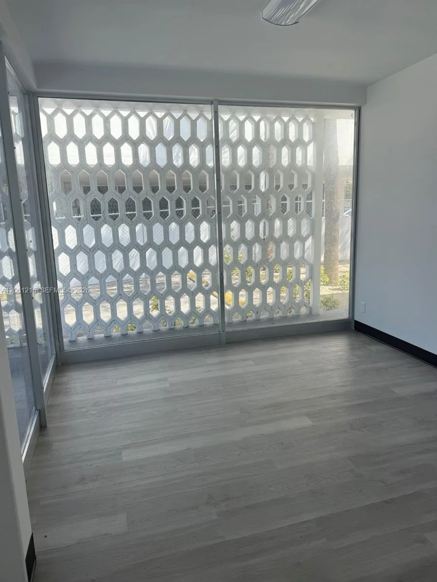 2856 E Oakland Park Blvd, Fort Lauderdale, FL 33306 photo 5