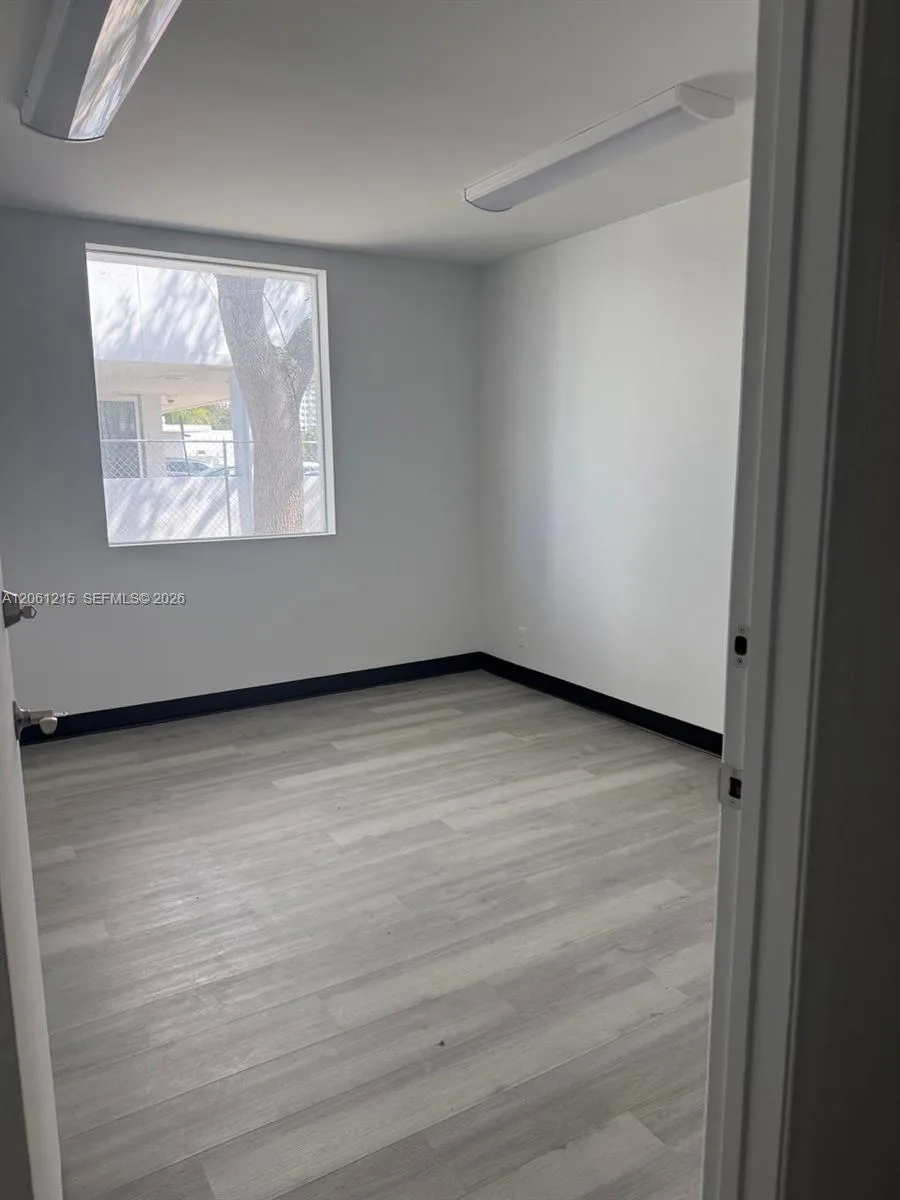 2856 E Oakland Park Blvd, Fort Lauderdale, FL 33306 photo 9