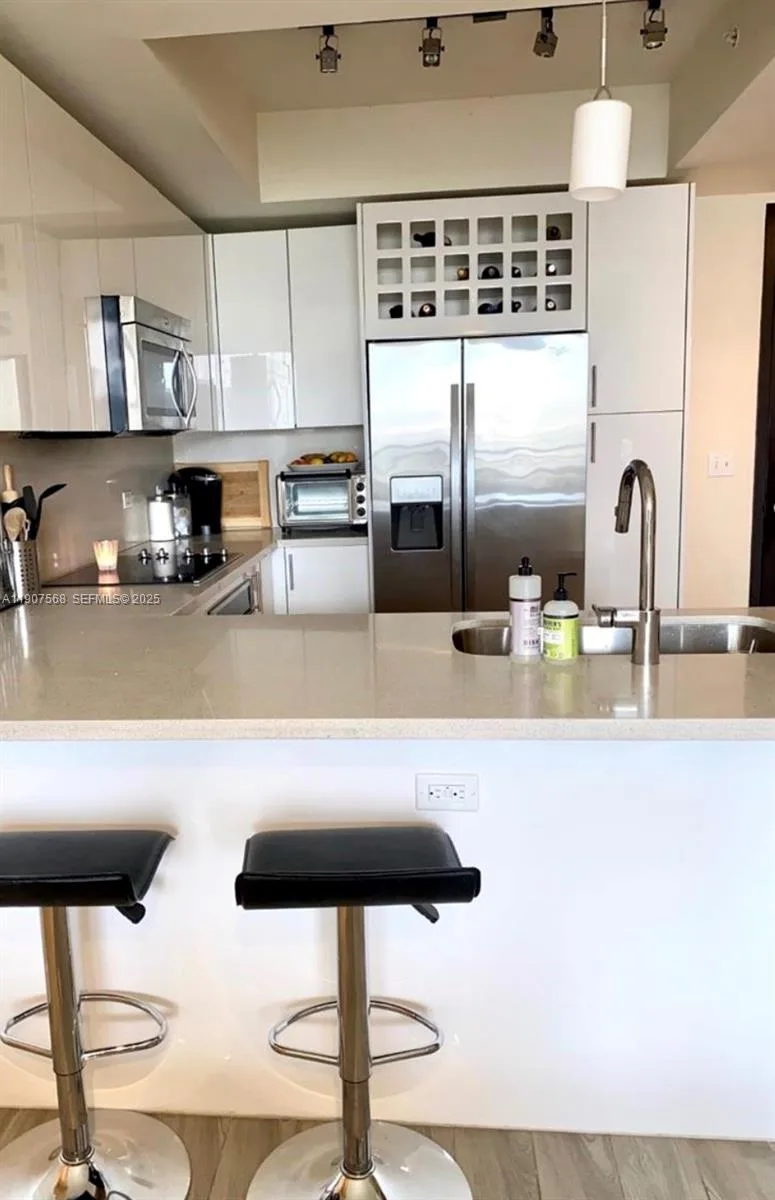 999 SW 1st Ave # 1407, Miami, FL 33130 photo 3