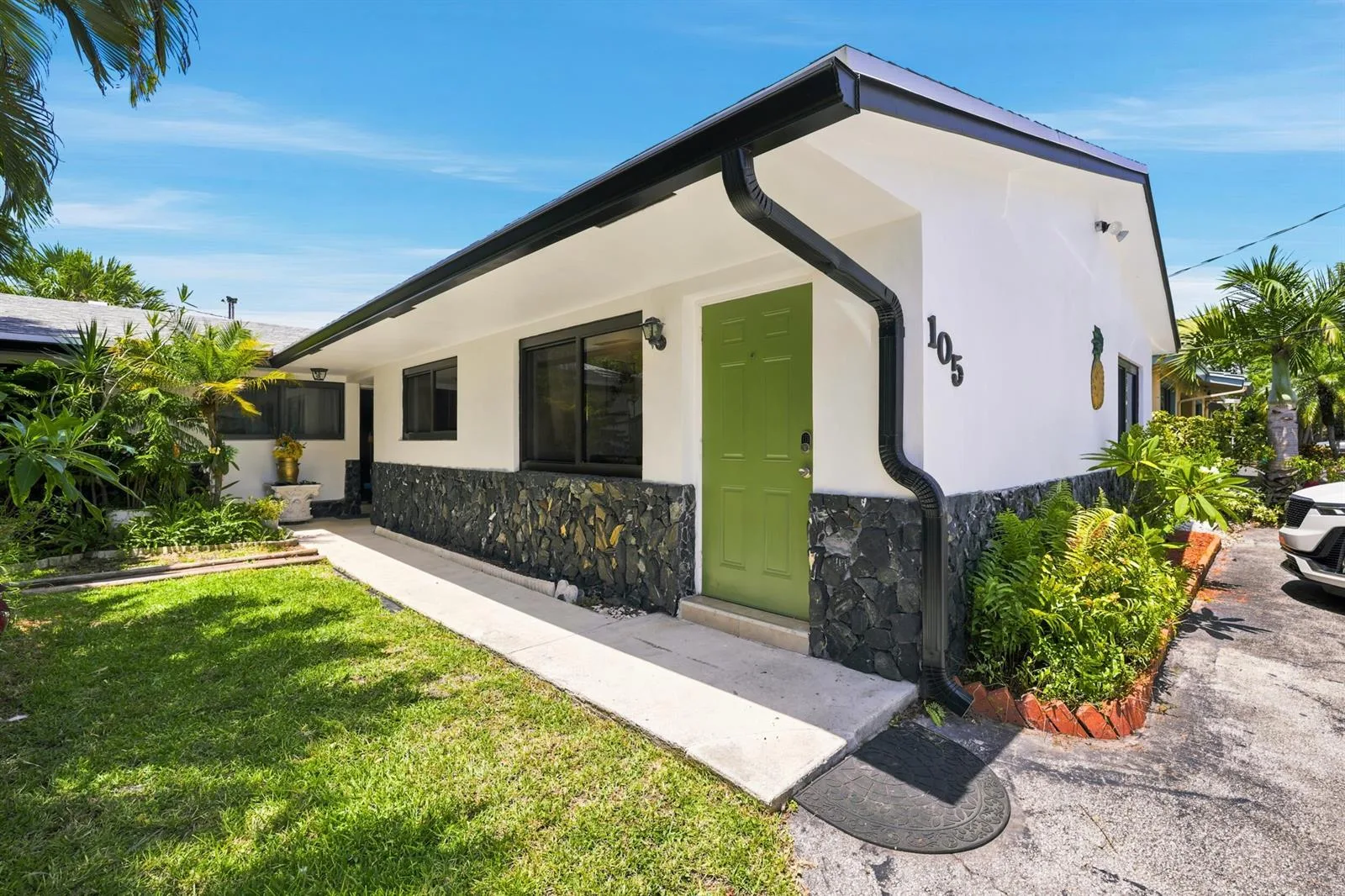 105 SE 2nd Street, Dania Beach, FL 33004 photo 2
