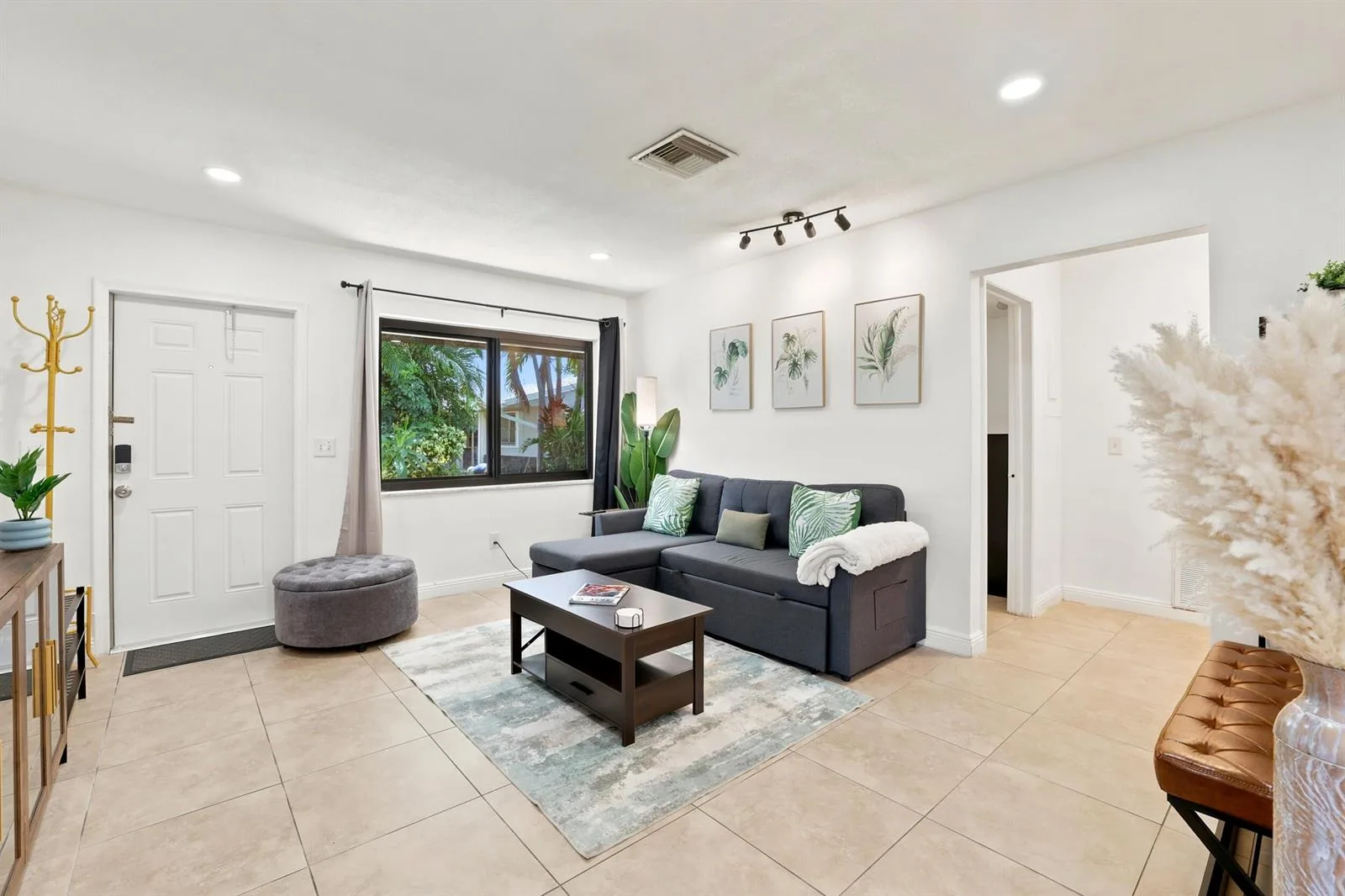 105 SE 2nd Street, Dania Beach, FL 33004 photo 4