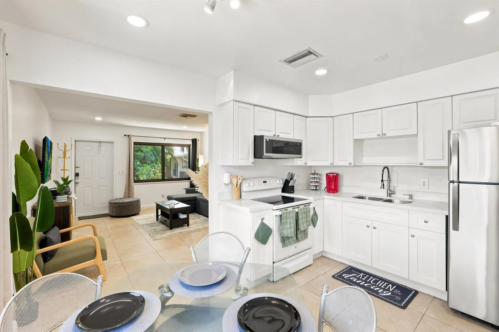 105 SE 2nd Street, Dania Beach, FL 33004 photo 7
