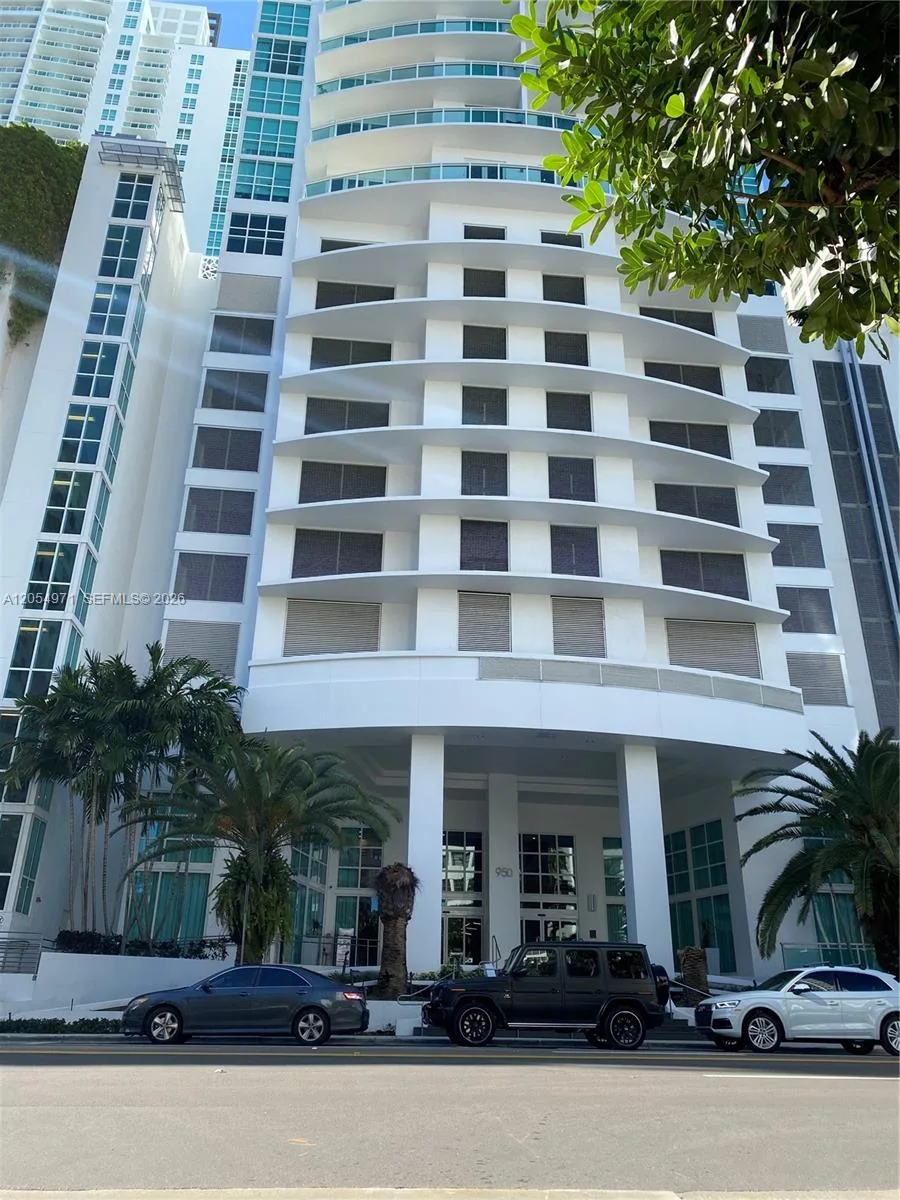 950 Brickell Bay Dr # 3208, Miami, FL 33131 photo 13