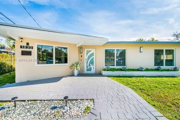 1830 NW 32nd St, Oakland Park, FL 33309