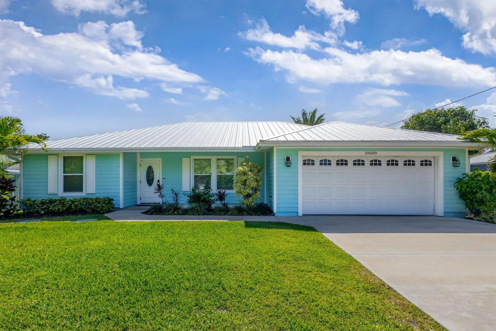 10600 SE Gomez Avenue, Hobe Sound, FL 33455 photo 2