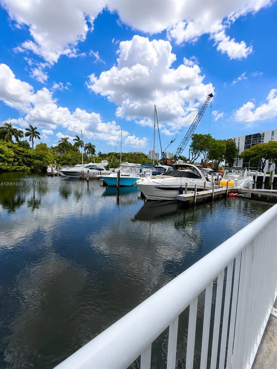 3375 N Country Club Dr, Aventura, FL 33180 photo 2