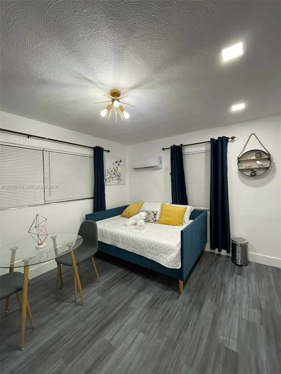 2216 Fillmore St # 4, Hollywood, FL 33020
