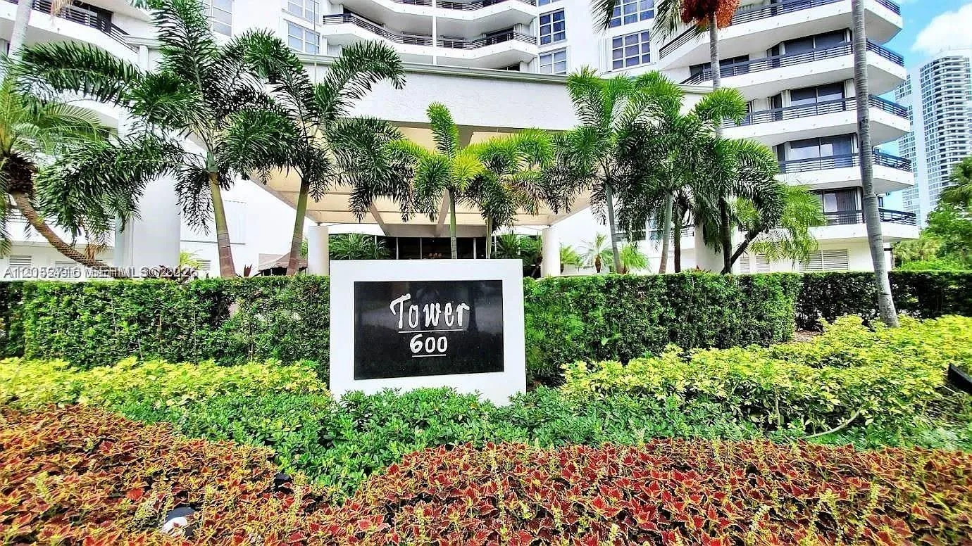 3400 NE 192nd St # PH7, Aventura, FL 33180 photo 2