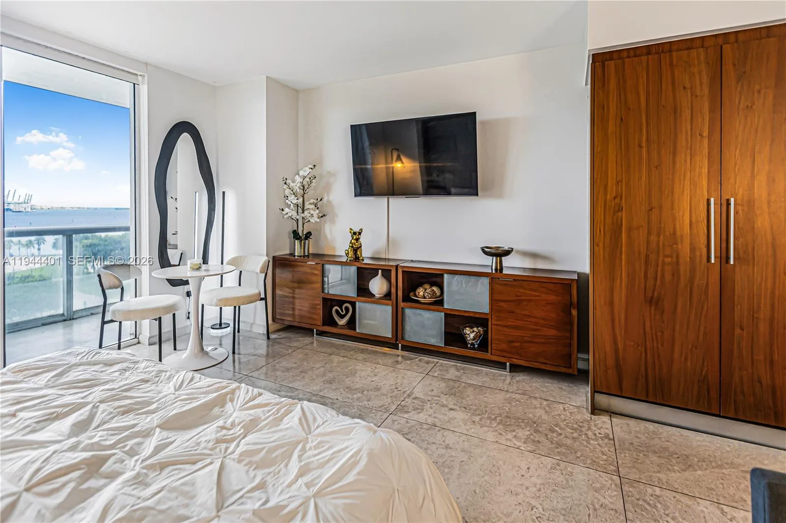 50 Biscayne Blvd # 907, Miami, FL 33132 photo 2
