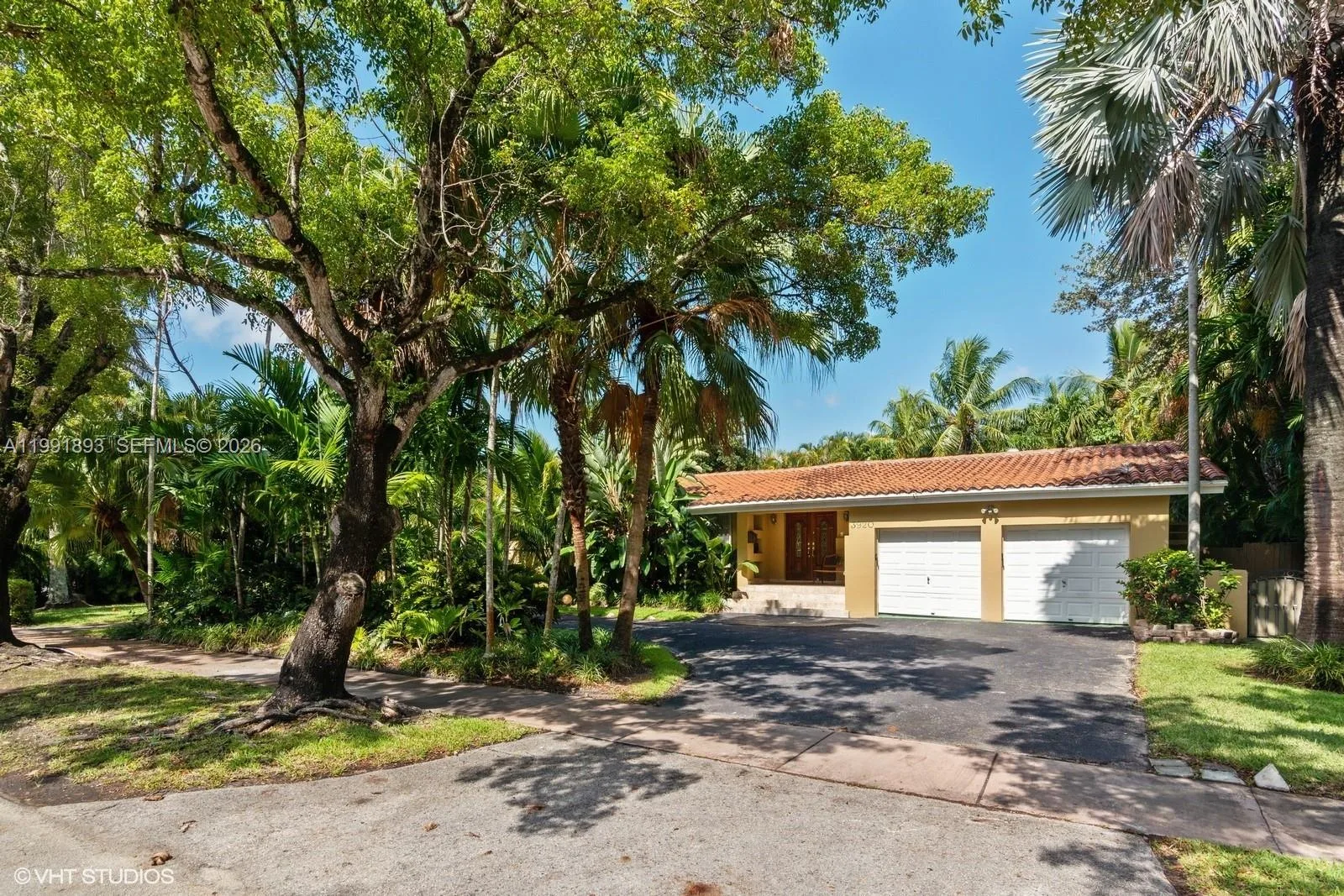 3920 Monserrate St, Coral Gables, FL 33134 photo 3