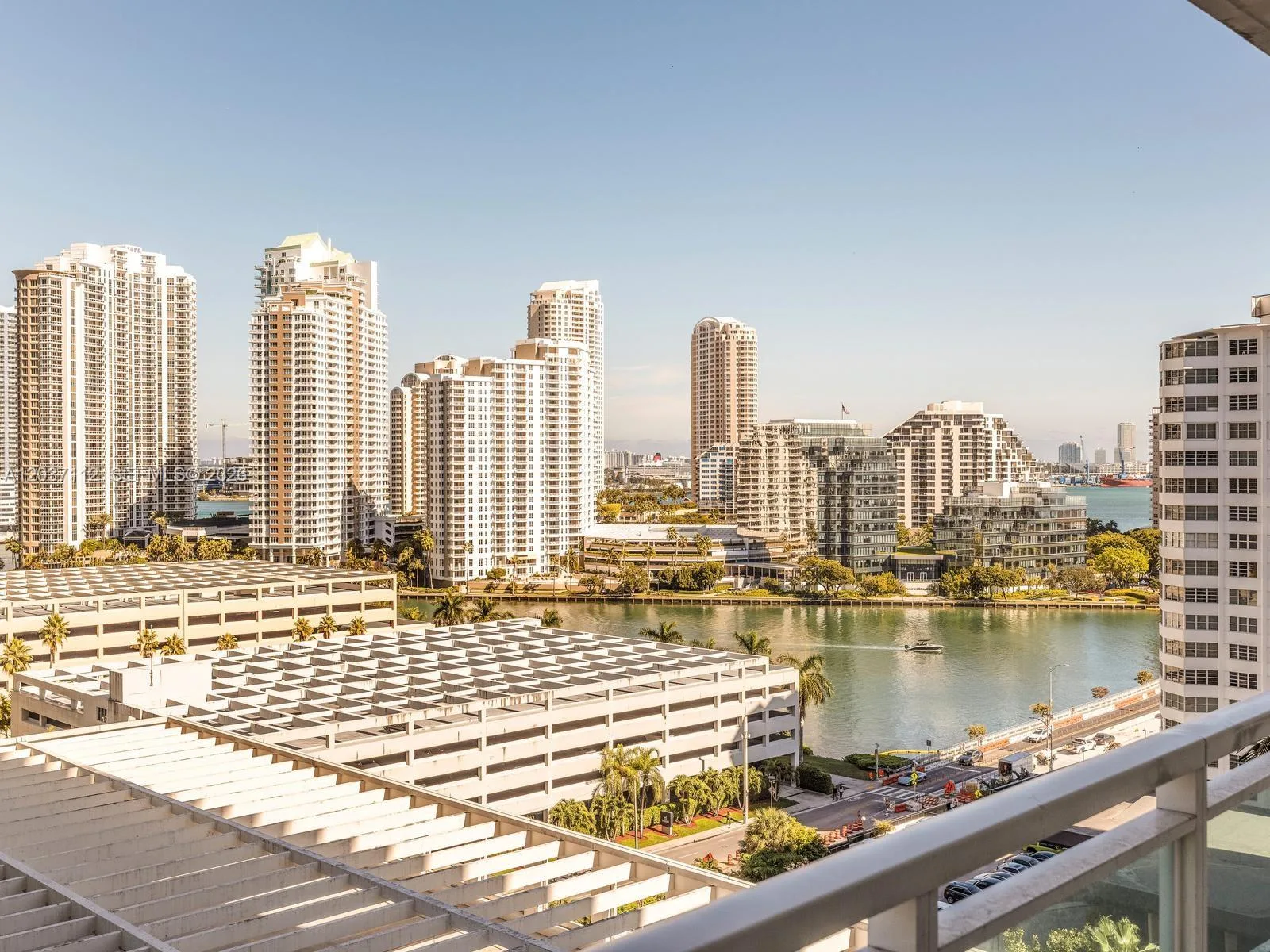 950 Brickell Bay Dr # 1404, Miami, FL 33131