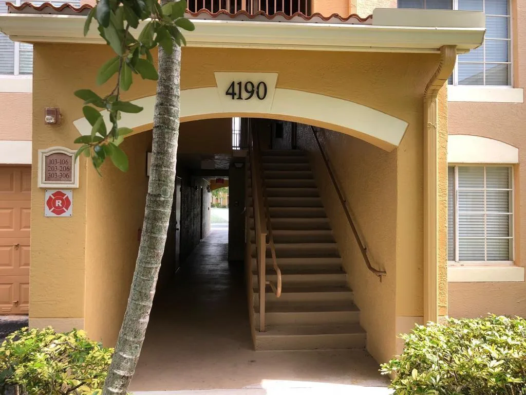 4190 SAN MARINO Boulevard # 105, West Palm Beach, FL 33409