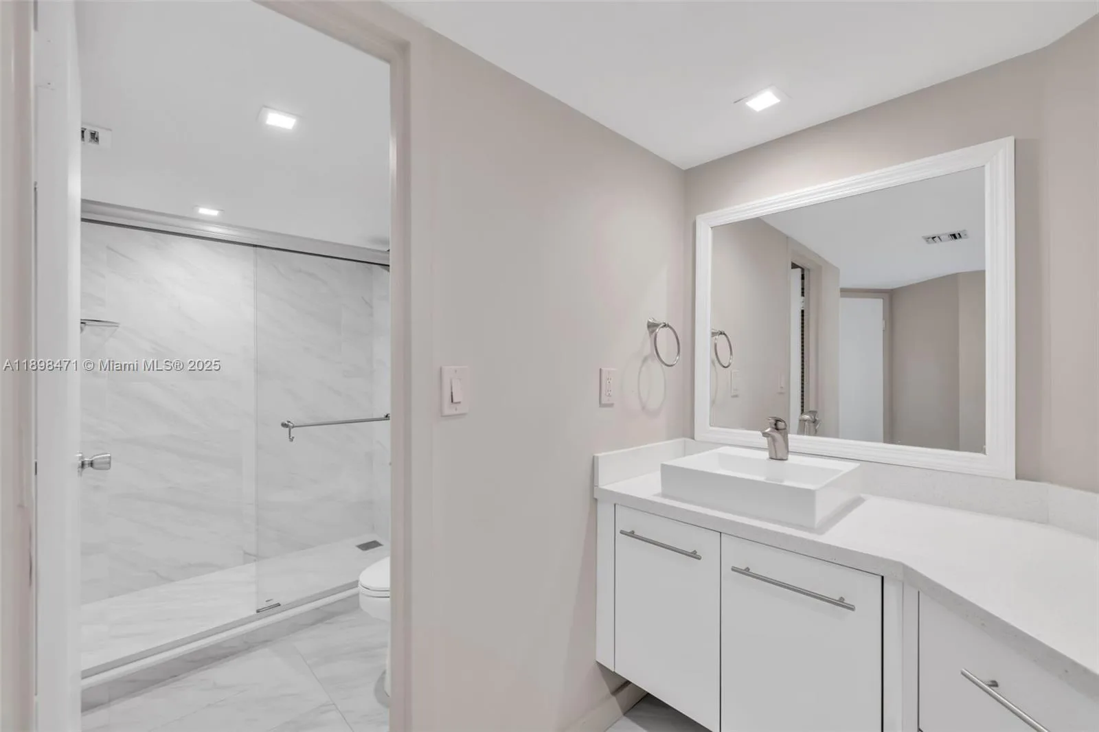 2333 Brickell Ave # 1701, Miami, FL 33129 photo 13
