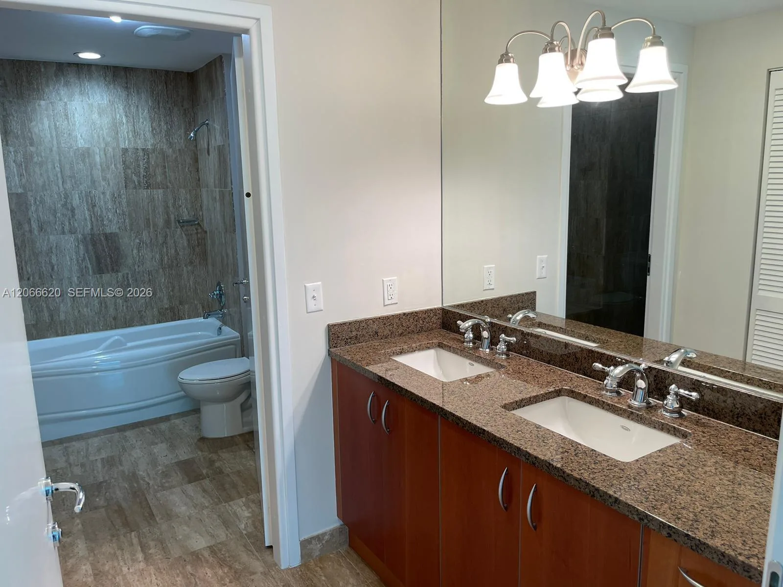 300 S Biscayne Blvd # T-2804, Miami, FL 33131 photo 10