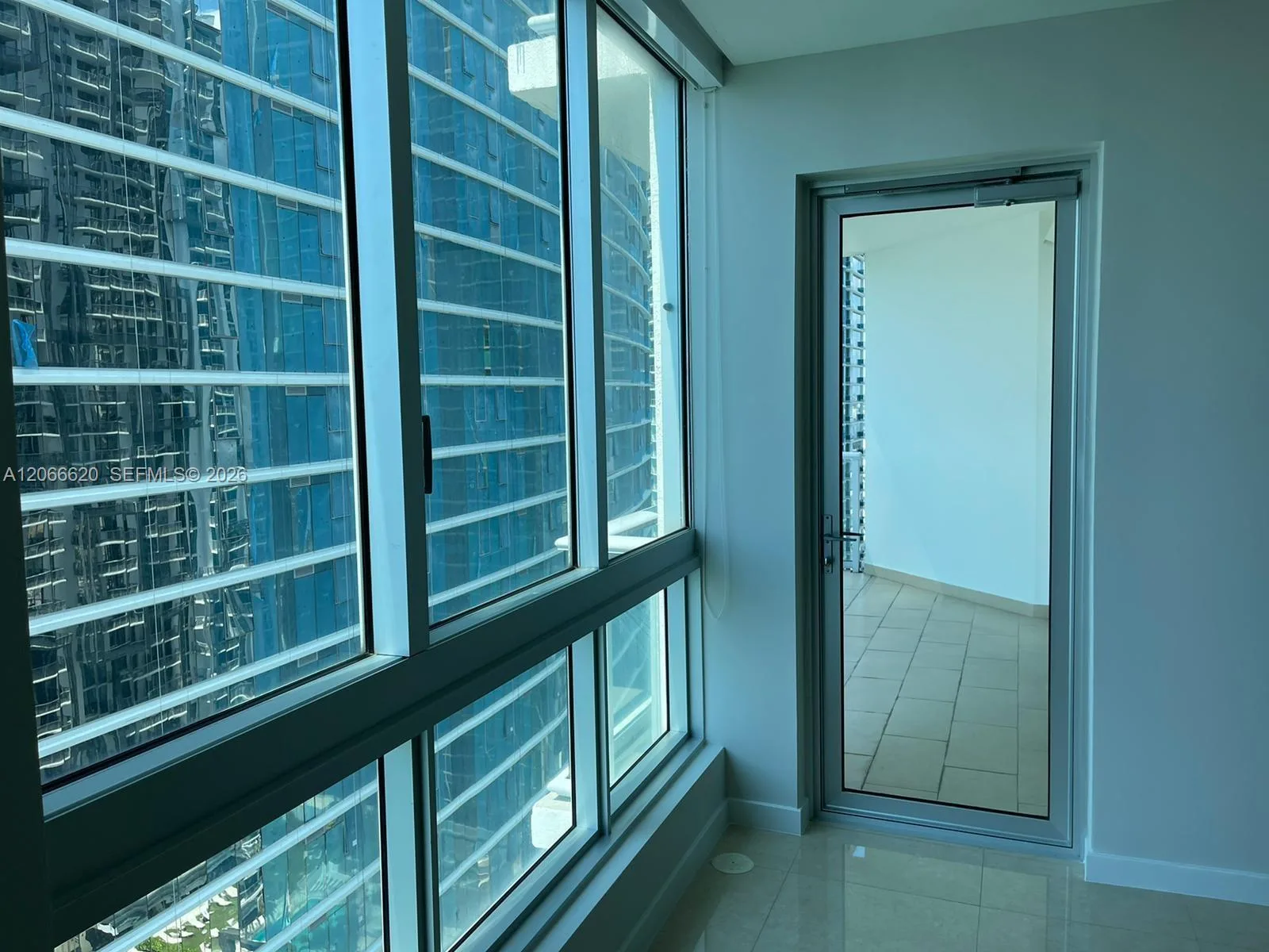 300 S Biscayne Blvd # T-2804, Miami, FL 33131 photo 9