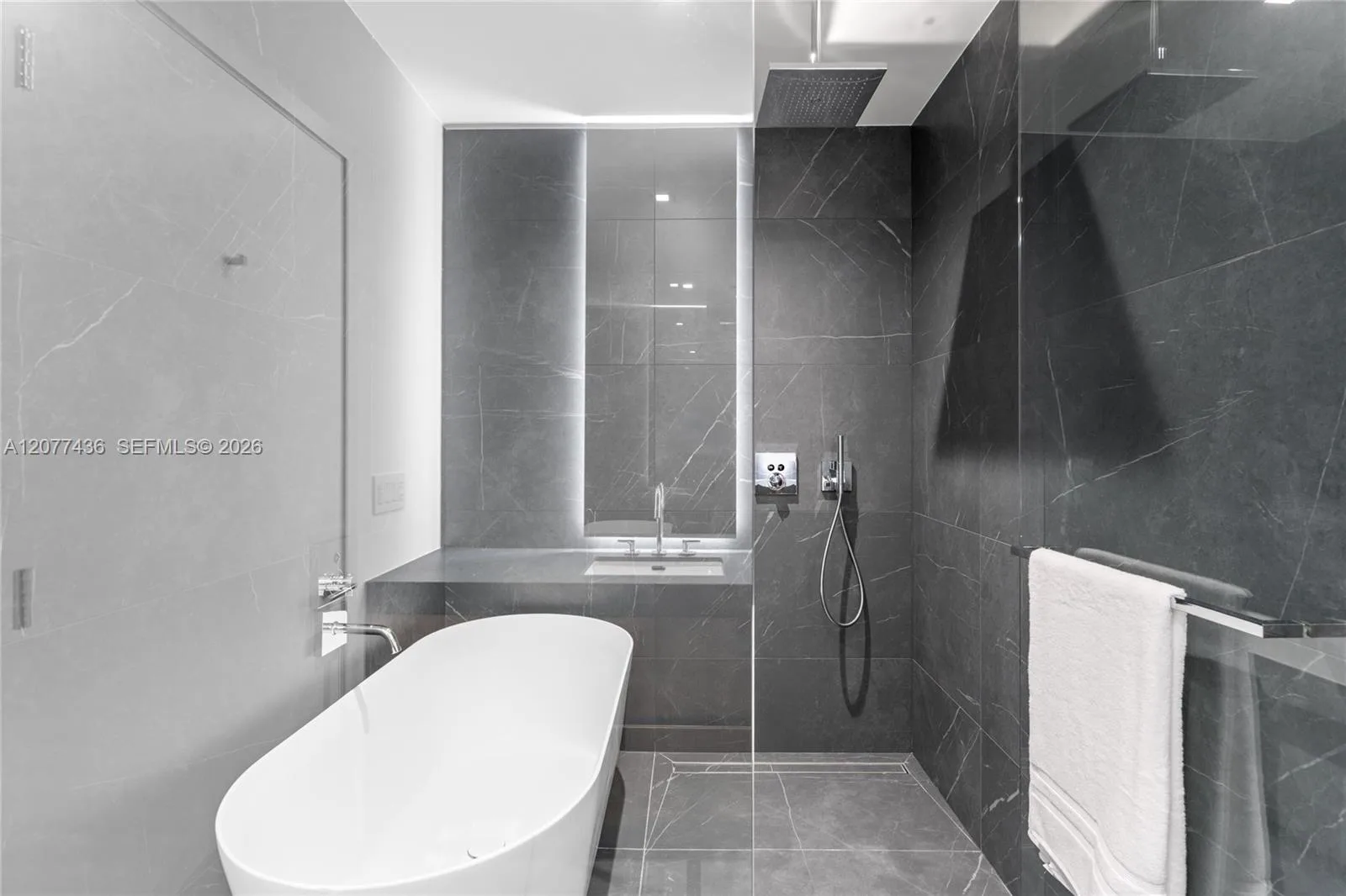 1400 Biscayne Blvd # 4203, Miami, FL 33132 photo 6