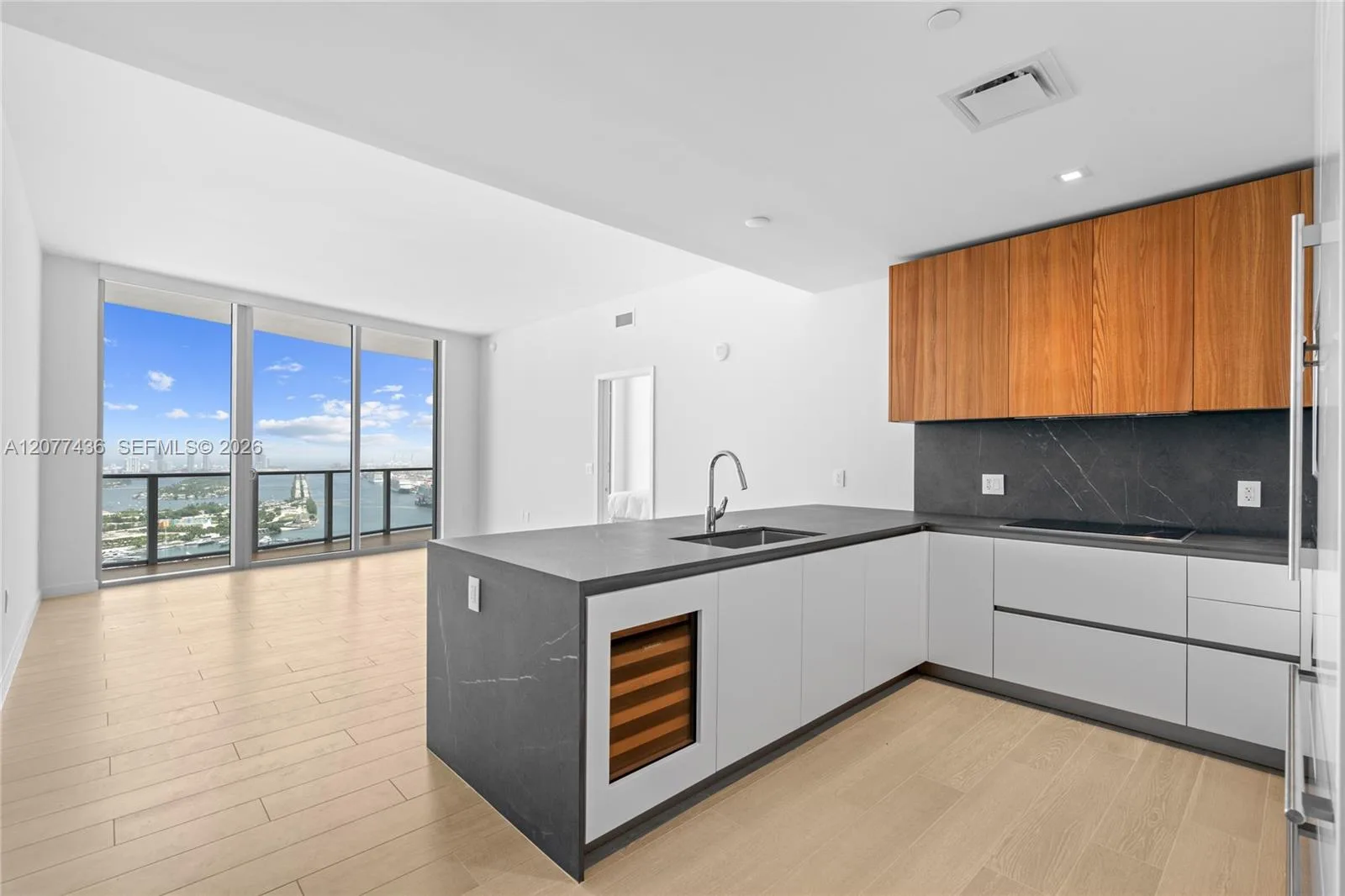 1400 Biscayne Blvd # 4203, Miami, FL 33132 photo 9