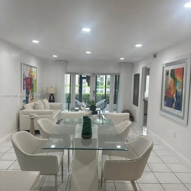 8875 Fontainebleau Blvd # 102, Miami, FL 33172
