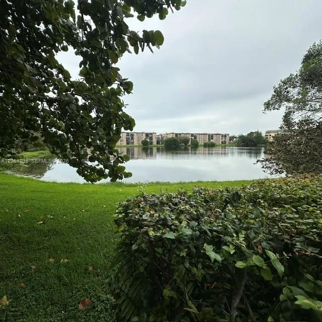 8875 Fontainebleau Blvd # 102, Miami, FL 33172 photo 4