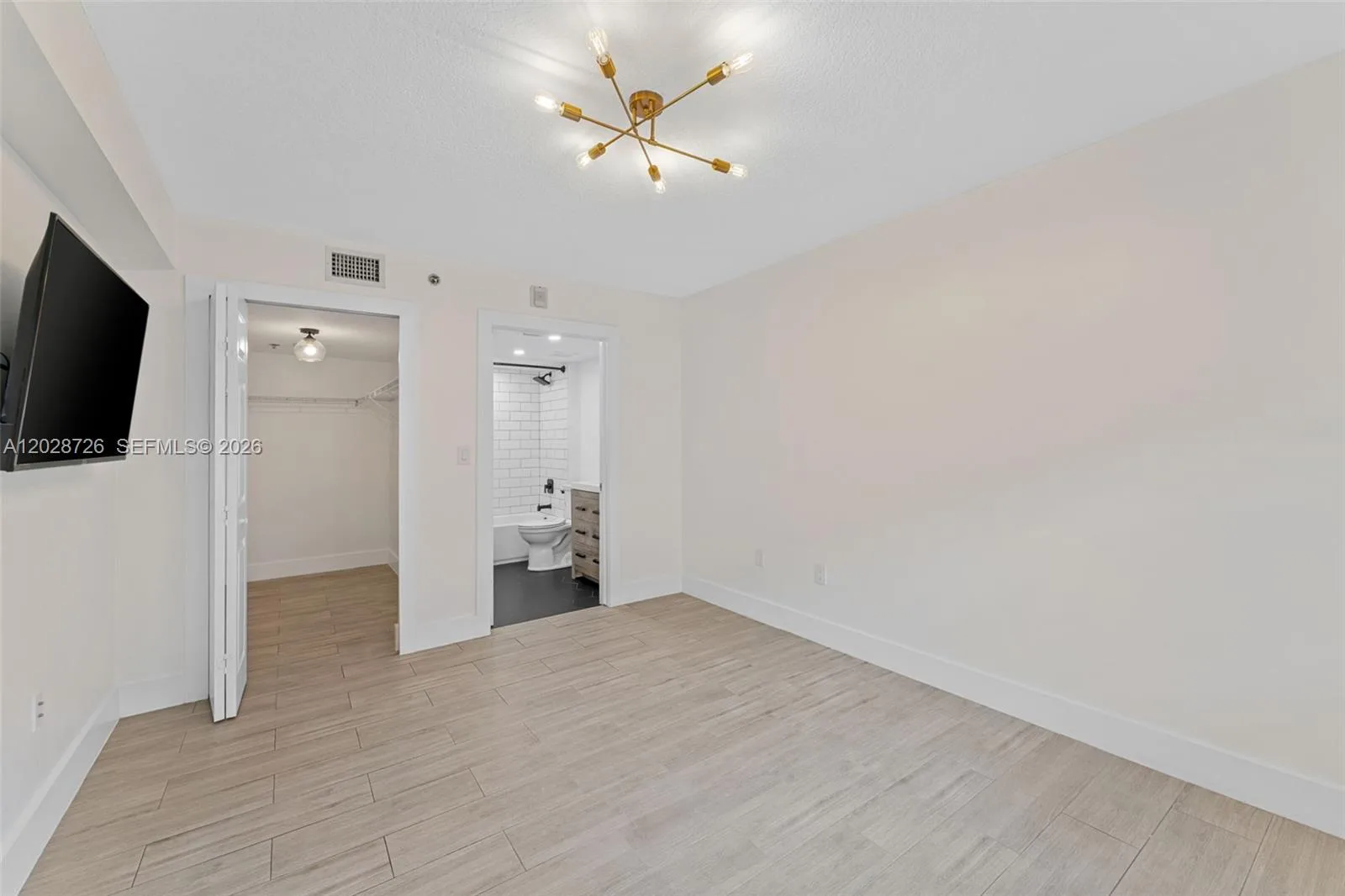 2415 NW 16th St Rd # 306, Miami, FL 33125 photo 12