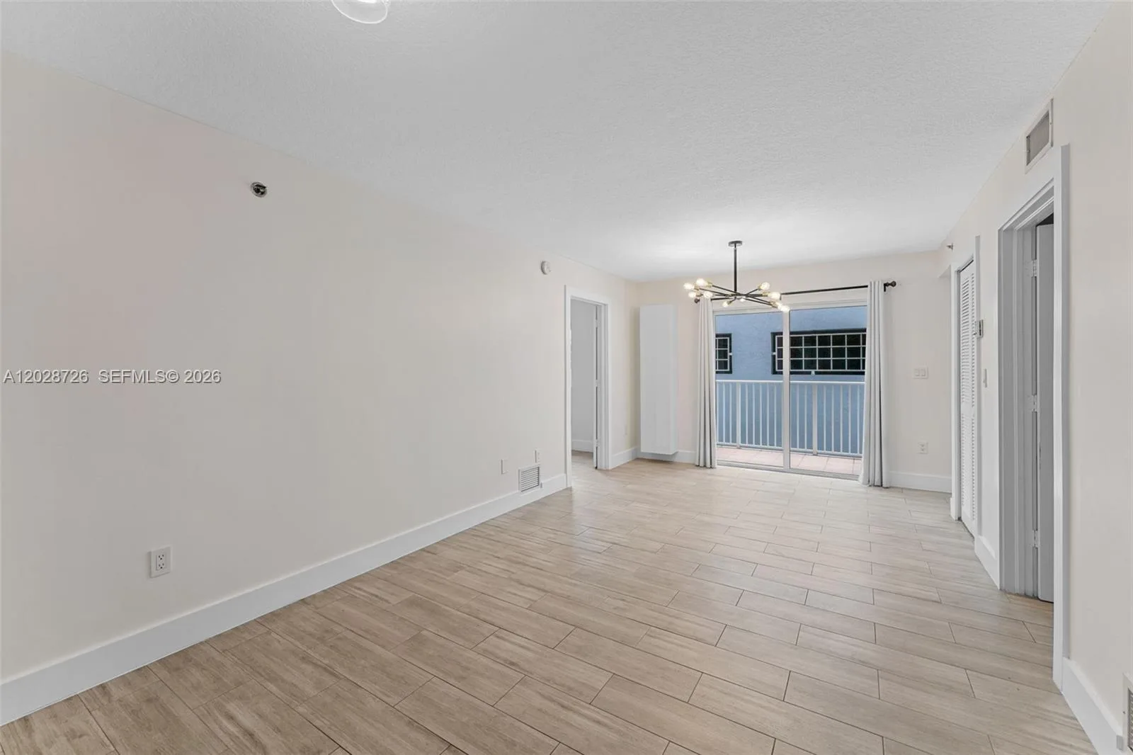 2415 NW 16th St Rd # 306, Miami, FL 33125 — zdjęcie 5