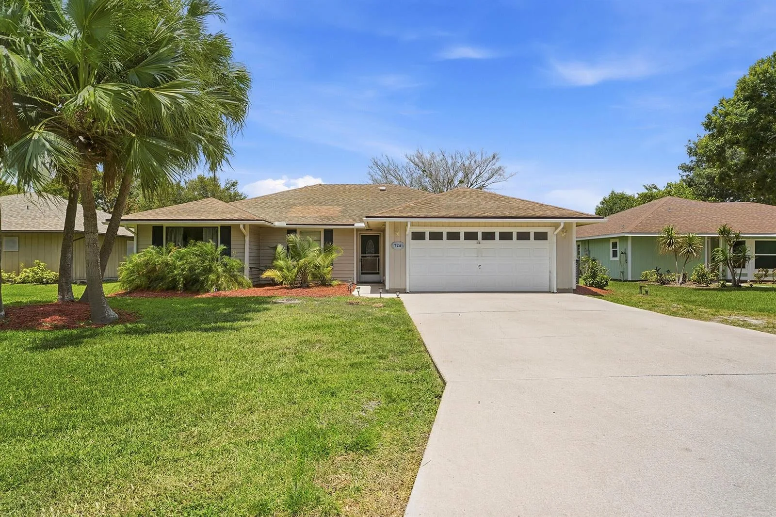 724 24th Square, Vero Beach, FL 32962 photo 2