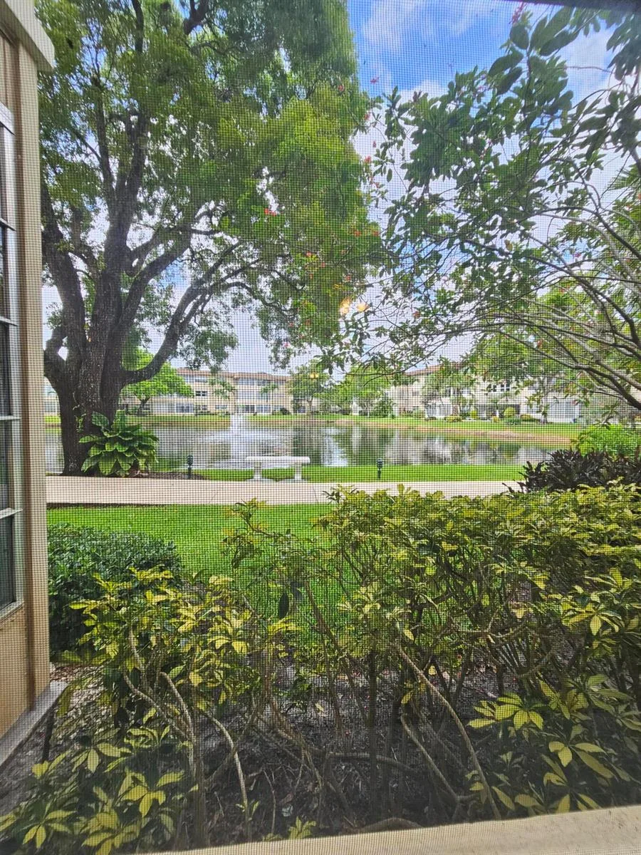 5100 NW 35th Street # 104, Lauderdale Lakes, FL 33319